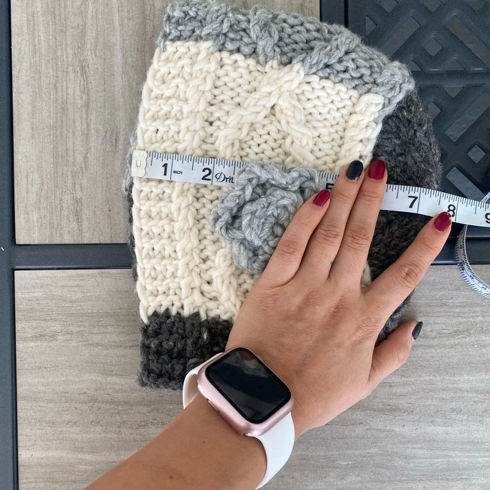 GIRL'S HANDMADE KNITTED HAT